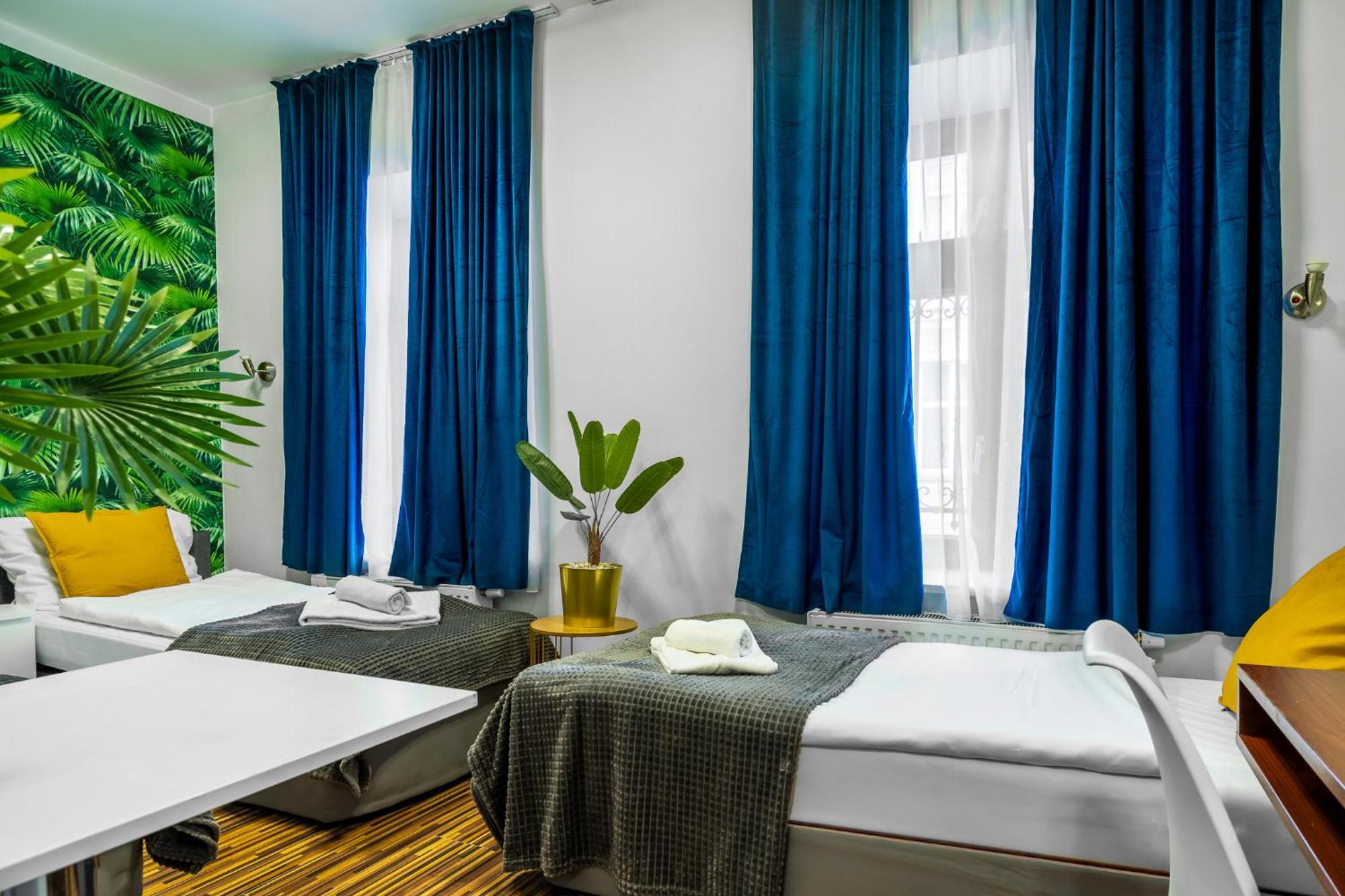 Great Polonia Dwarf Wroclaw Bed and Breakfast Εξωτερικό φωτογραφία