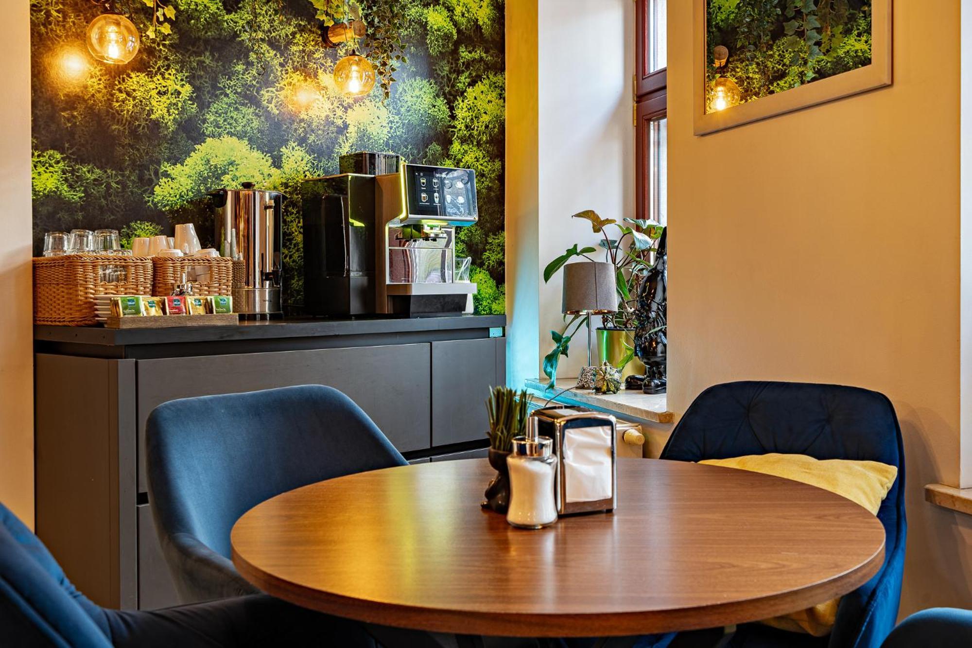 Great Polonia Dwarf Wroclaw Bed and Breakfast Εξωτερικό φωτογραφία