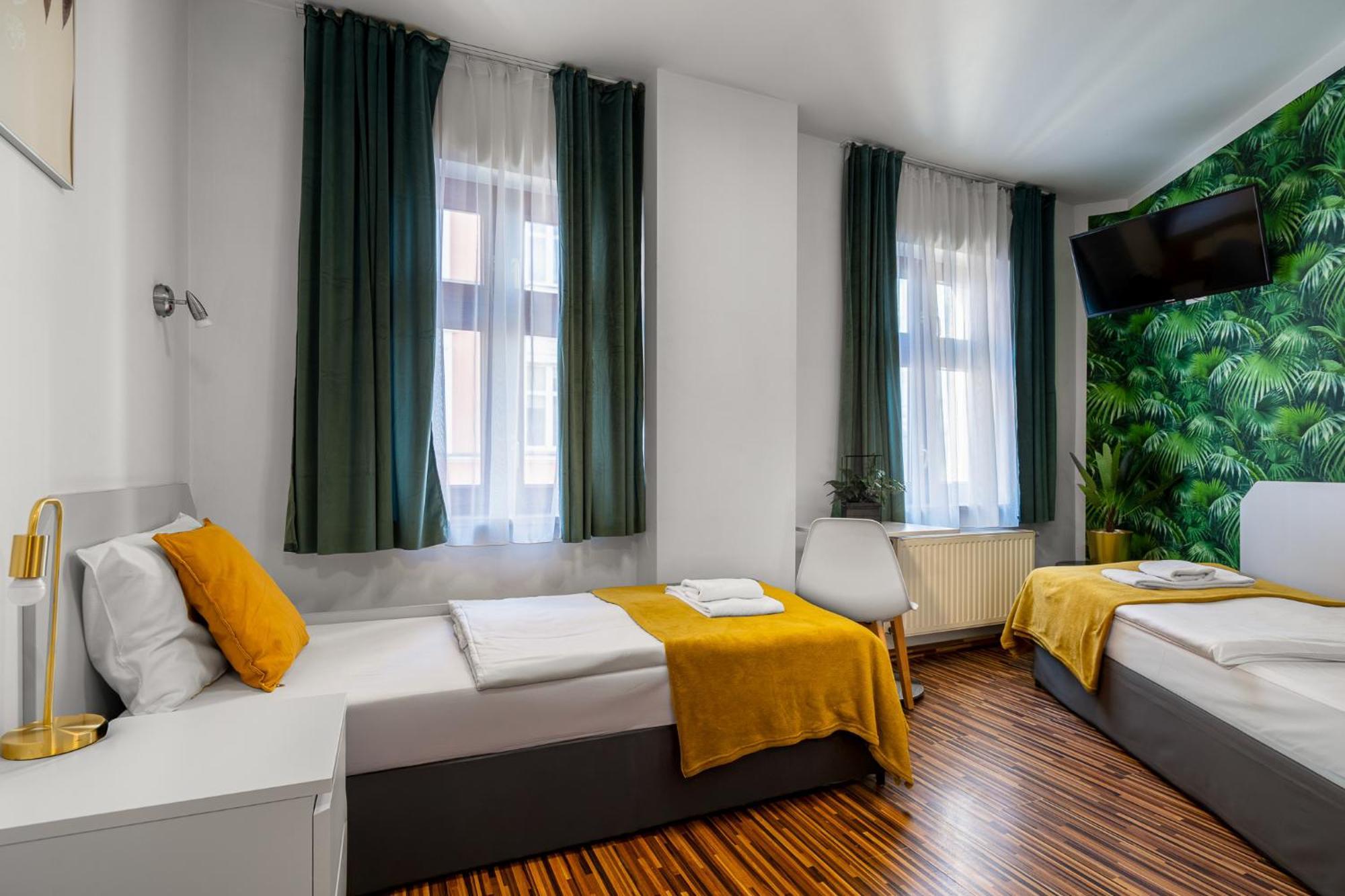 Great Polonia Dwarf Wroclaw Bed and Breakfast Εξωτερικό φωτογραφία