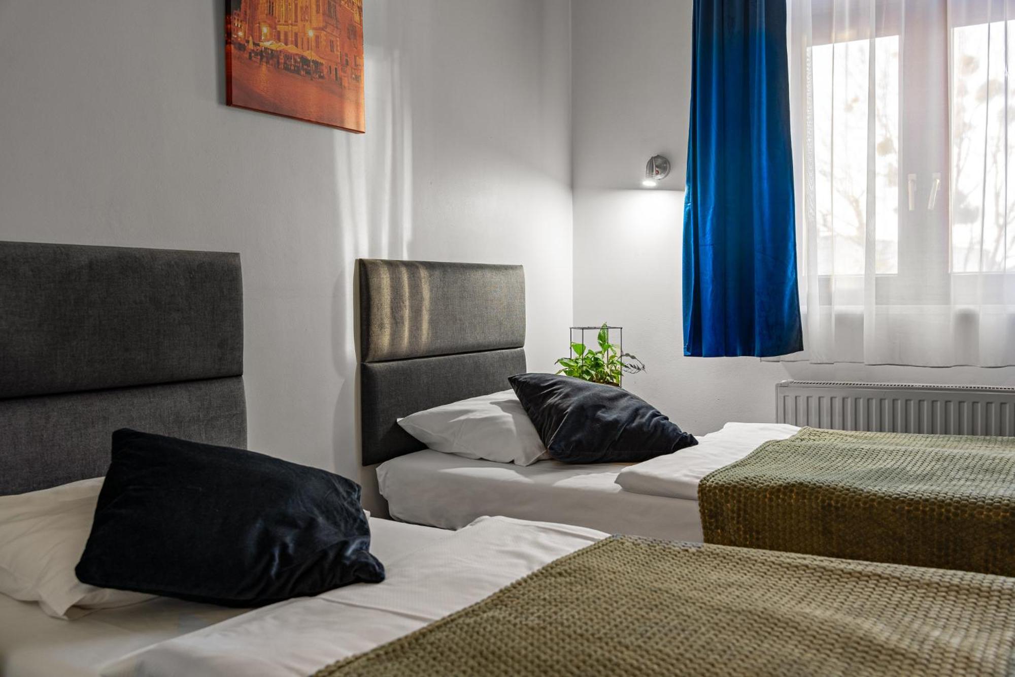 Great Polonia Dwarf Wroclaw Bed and Breakfast Εξωτερικό φωτογραφία