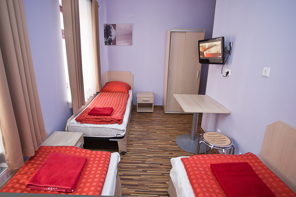 Great Polonia Dwarf Wroclaw Bed and Breakfast Εξωτερικό φωτογραφία